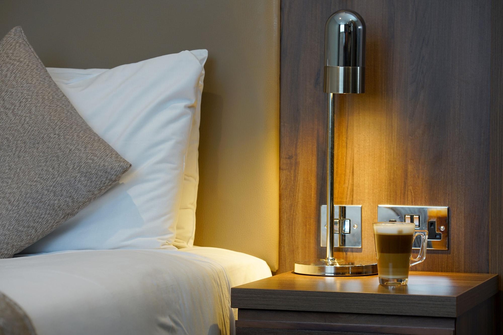 Best Western Ship Hotel Weybridge Ngoại thất bức ảnh