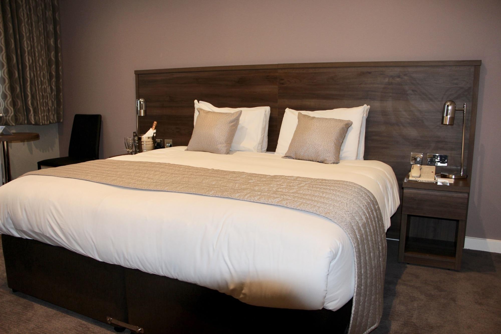 Best Western Ship Hotel Weybridge Ngoại thất bức ảnh