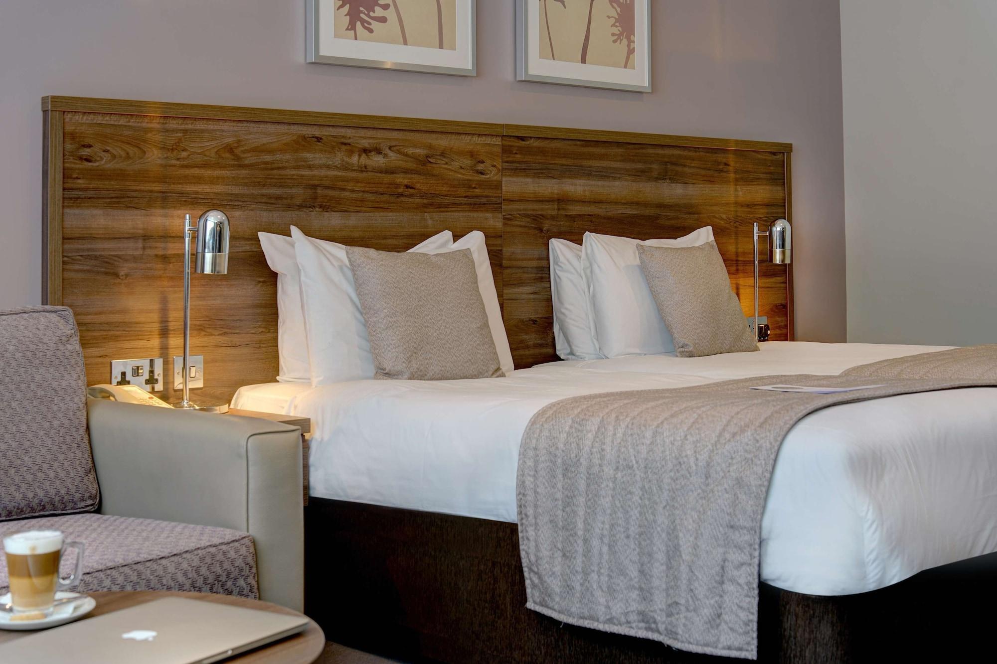 Best Western Ship Hotel Weybridge Ngoại thất bức ảnh