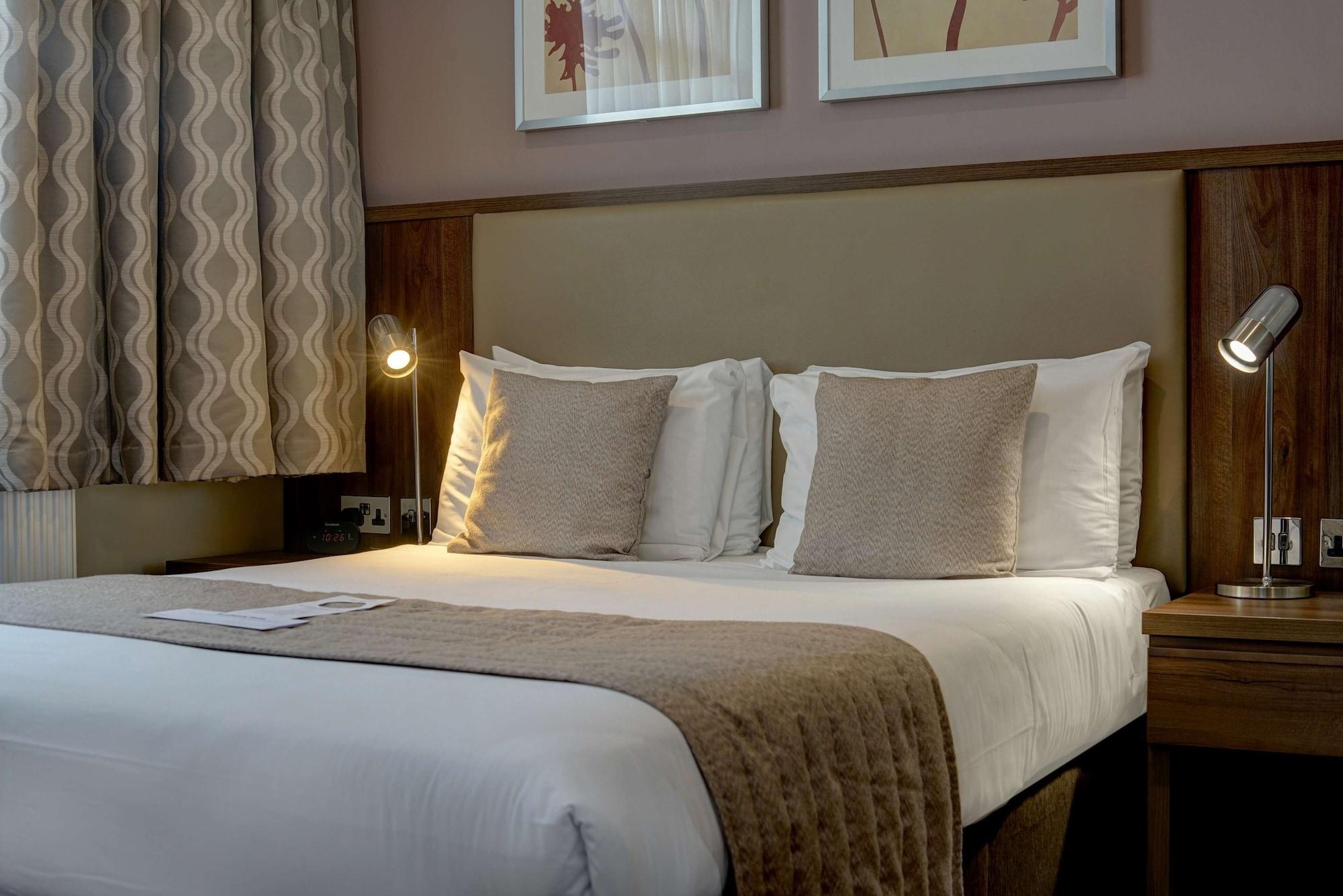 Best Western Ship Hotel Weybridge Ngoại thất bức ảnh