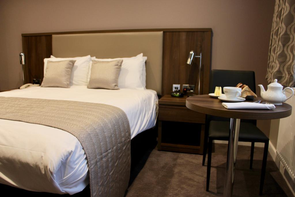 Best Western Ship Hotel Weybridge Ngoại thất bức ảnh