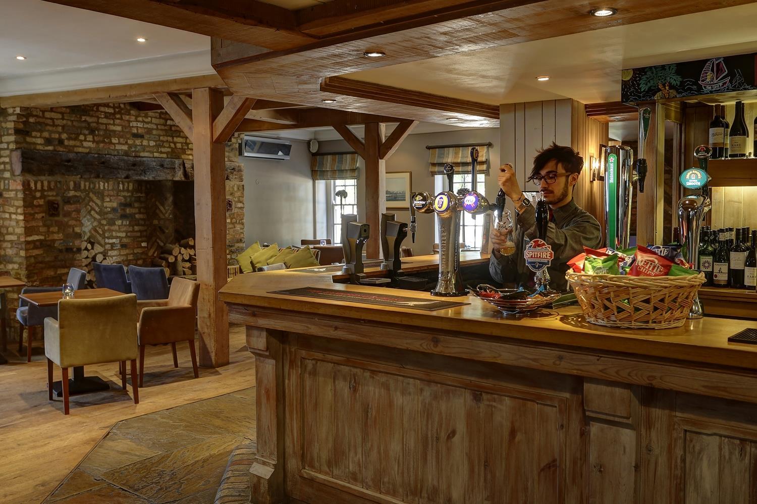Best Western Ship Hotel Weybridge Ngoại thất bức ảnh
